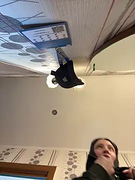 Snapshot of BabeRainbow chatting on October 18, 2025, 9:10 am BabeRainbow online show from October 18, 2025, 9:10 am