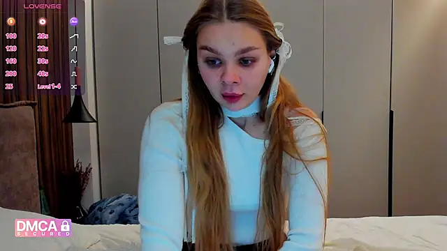 Molly sweetie online show from December 3, 2025, 7:16 am