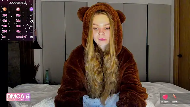 Molly sweetie online show from December 18, 2025, 7:14 am