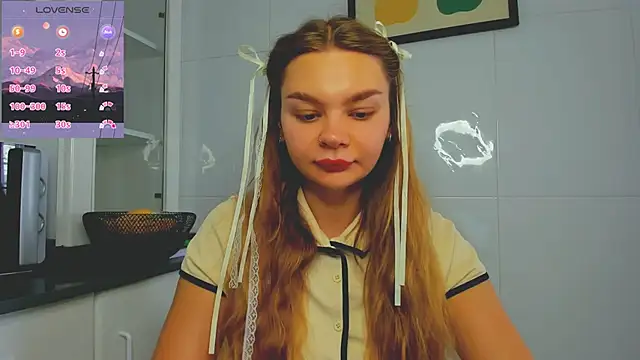 Snapshot of Molly_sweetie chatting on June 17, 2026, 7:33 am Molly sweetie online show from June 17, 2026, 7:33 am