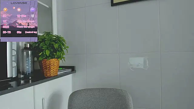 Snapshot of Molly_sweetie chatting on June 28, 2026, 6:19 am Molly sweetie online show from June 28, 2026, 6:19 am