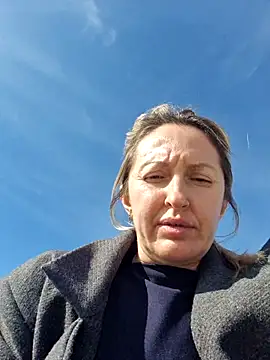 Miss    Mia  online show from November 15, 2025, 8:55 am