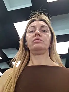 Miss    Mia  online show from February 20, 2026, 11:54 am