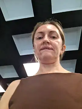 Miss    Mia  online show from February 24, 2026, 9:18 am