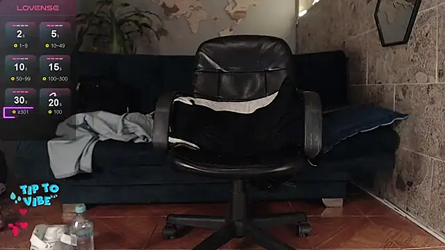 Snapshot of rogert_xx chatting on February 8, 2025, 4:25 am rogert xx online show from February 8, 2025, 4:25 am