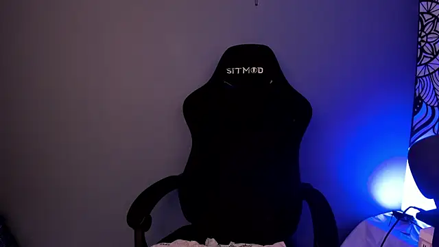 LouaneBourVip online show from December 11, 2024, 2:33 pm