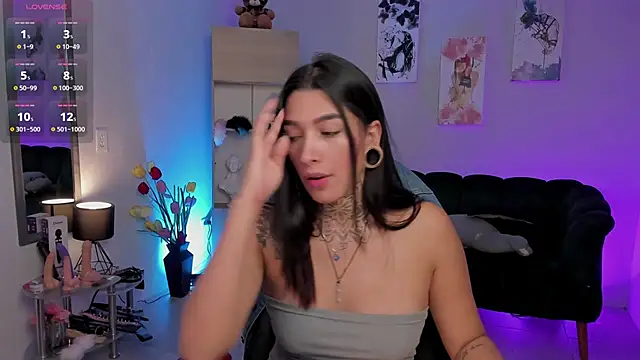 LouaneBourVip online show from January 13, 2025, 2:11 pm