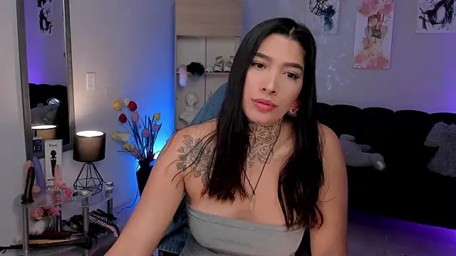 LouaneBourVip online show from February 12, 2025, 11:51 am