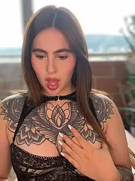 ValerieHilton online show from February 1, 2025, 9:51 pm