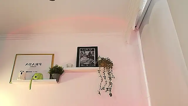 lilyy evanss online show from November 9, 2025, 8:29 pm