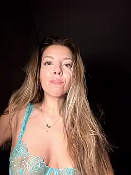 SonyaD  online show from January 18, 2026, 4:05 am