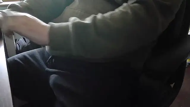 Snapshot of IrishCock30 chatting on April 16, 2026, 9:21 am IrishCock30 online show from April 16, 2026, 9:21 am