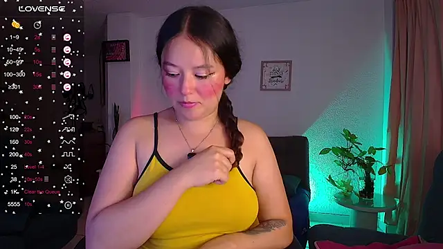 Snapshot of Lexie_Thompson10 chatting on March 18, 2025, 5:20 am Lexie Thompson10 online show from March 18, 2025, 5:20 am