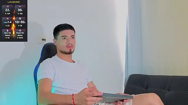 EdwardRoss  online show from January 17, 2026, 8:45 pm