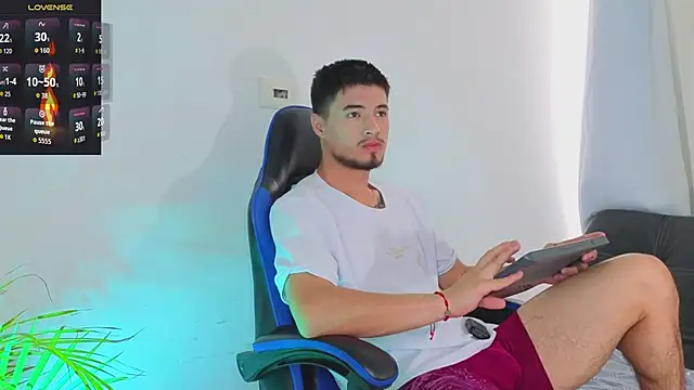 EdwardRoss  online show from February 10, 2026, 8:13 pm