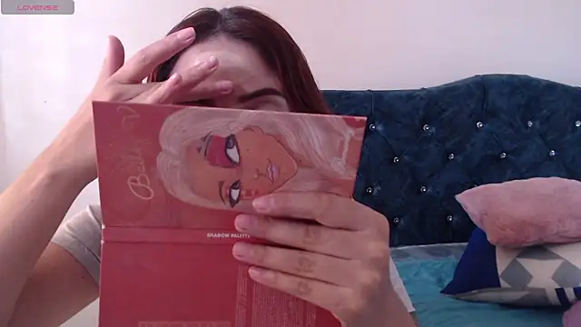 Kate lorens9 online show from January 21, 2025, 5:51 pm