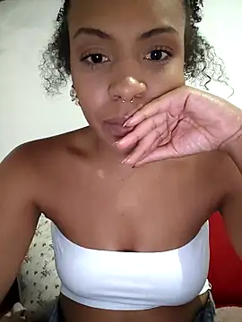 Julia Pretinha online show from May 3, 2026, 11:44 pm
