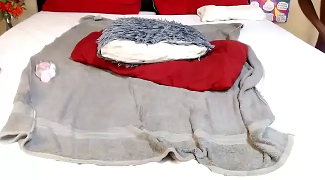 Snapshot of LongPussyLipsxx chatting on February 13, 2025, 9:20 am LongPussyLipsxx online show from February 13, 2025, 9:20 am