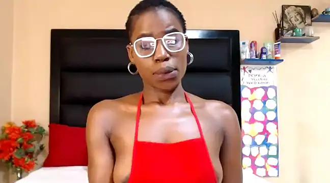 Snapshot of LongPussyLipsxx chatting on February 14, 2025, 3:00 am LongPussyLipsxx online show from February 14, 2025, 3:00 am