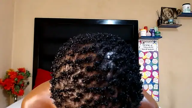 Snapshot of LongPussyLipsxx chatting on February 18, 2025, 3:21 am LongPussyLipsxx online show from February 18, 2025, 3:21 am