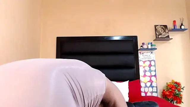 Snapshot of LongPussyLipsxx chatting on March 18, 2025, 11:19 am LongPussyLipsxx online show from March 18, 2025, 11:19 am