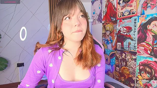 Snapshot of Fluffy_Bubble21 chatting on February 25, 2026, 4:44 am Fluffy Bubble21 online show from February 25, 2026, 4:44 am