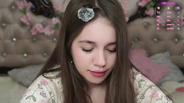 AmiLewis online show from April 1, 2026, 1:06 am