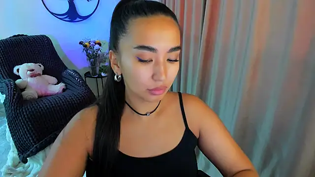 worldofkim online show from November 5, 2025, 5:07 am