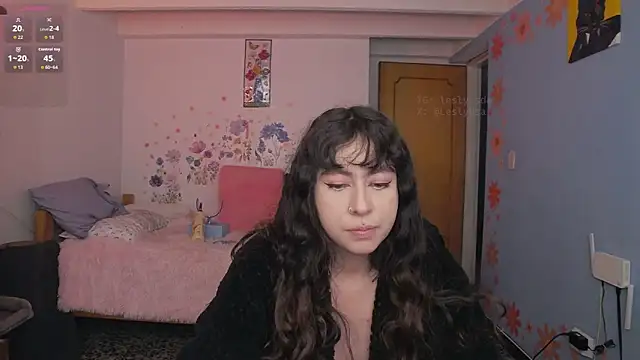 Snapshot of leslyyu chatting on October 18, 2025, 4:08 pm leslyyu online show from October 18, 2025, 4:08 pm