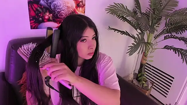 Miia Thompsonn online show from December 10, 2024, 3:20 am