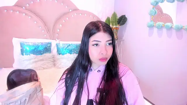 Miia Thompsonn online show from October 18, 2025, 3:31 am