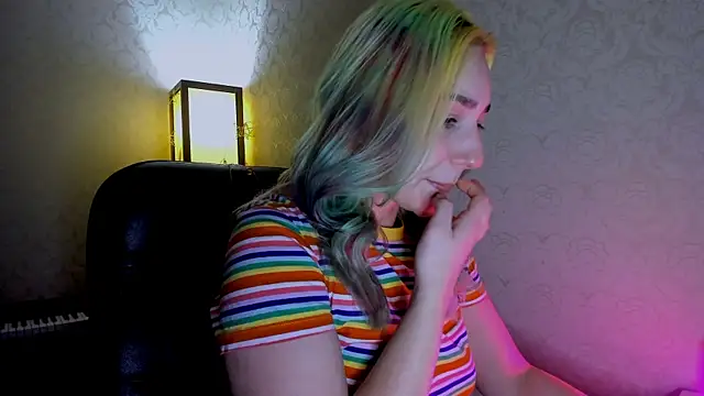 Snapshot of coraline_meow chatting on January 29, 2025, 4:41 pm coraline meow online show from January 29, 2025, 4:41 pm