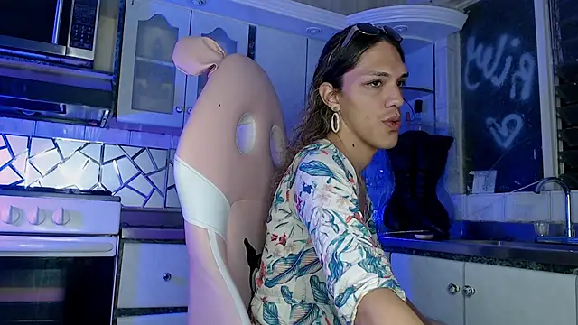 cristinaa oz online show from February 17, 2026, 8:15 pm