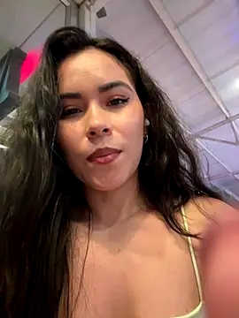 Snapshot of Loren_moreno chatting on December 3, 2025, 10:52 pm Loren moreno online show from December 3, 2025, 10:52 pm