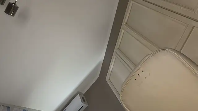 Snapshot of UrLillShy chatting on February 3, 2026, 2:53 am UrLillShy online show from February 3, 2026, 2:53 am