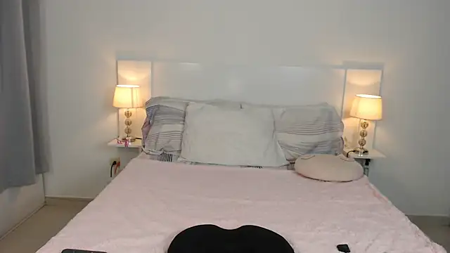 Snapshot of alliee_mod chatting on April 9, 2026, 3:39 am alliee mod online show from April 9, 2026, 3:39 am