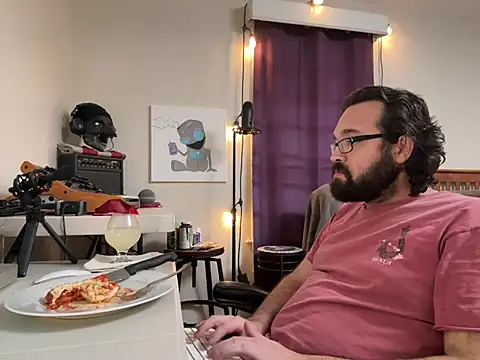 Snapshot of Seraph_De_La_Luna chatting on December 31, 2024, 5:33 am Seraph De La Luna online show from December 31, 2024, 5:33 am