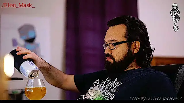 Snapshot of Seraph_De_La_Luna chatting on January 22, 2025, 5:16 am Seraph De La Luna online show from January 22, 2025, 5:16 am