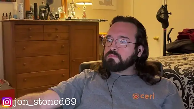 Snapshot of Seraph_De_La_Luna chatting on May 11, 2026, 5:24 am Seraph De La Luna online show from May 11, 2026, 5:24 am