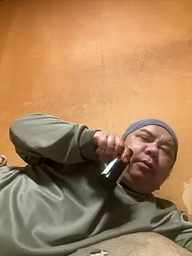 Snapshot of punk0805 chatting on February 14, 2026, 5:10 pm punk0805 online show from February 14, 2026, 5:10 pm