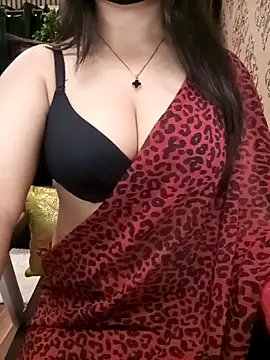 Mishika Gill online show from February 9, 2026, 2:04 am