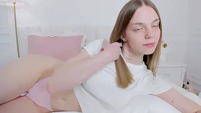 BELLALIMA online show from March 14, 2026, 2:28 am