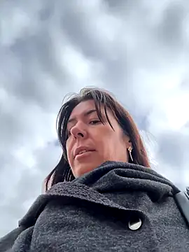 eveangelll online show from October 12, 2025, 7:07 am