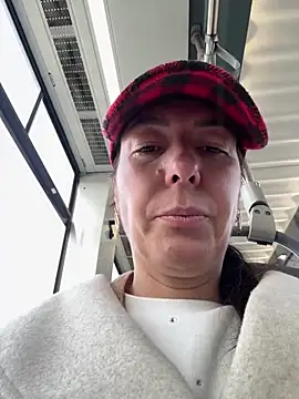 eveangelll online show from February 12, 2026, 8:31 am