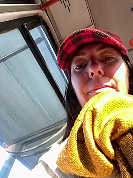 Snapshot of eveangelll chatting on March 13, 2026, 5:14 am eveangelll online show from March 13, 2026, 5:14 am