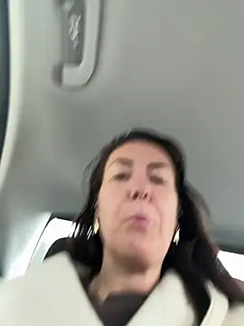 Snapshot of eveangelll chatting on March 27, 2026, 5:24 am eveangelll online show from March 27, 2026, 5:24 am