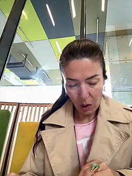 Snapshot of eveangelll chatting on April 13, 2026, 7:36 am eveangelll online show from April 13, 2026, 7:36 am