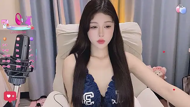 Snapshot of 7-Love chatting on April 22, 2026, 1:12 pm 7-Love online show from April 22, 2026, 1:12 pm