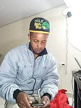 Snapshot of AlejoKhalifa_ chatting on March 11, 2025, 9:34 am AlejoKhalifa online show from March 11, 2025, 9:34 am
