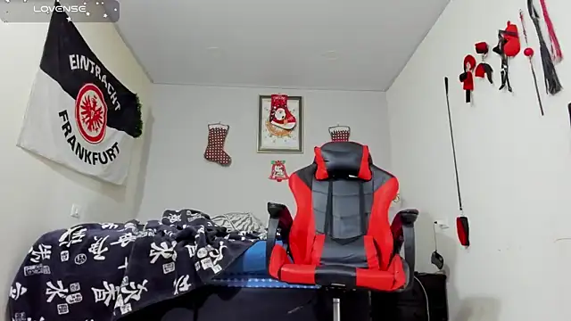 AlejoKhalifa  online show from December 19, 2025, 10:55 am